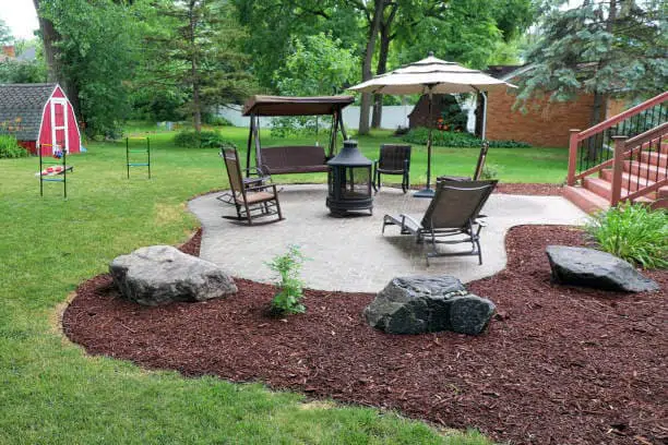 Patio stone and hardscaping installation Winnipeg