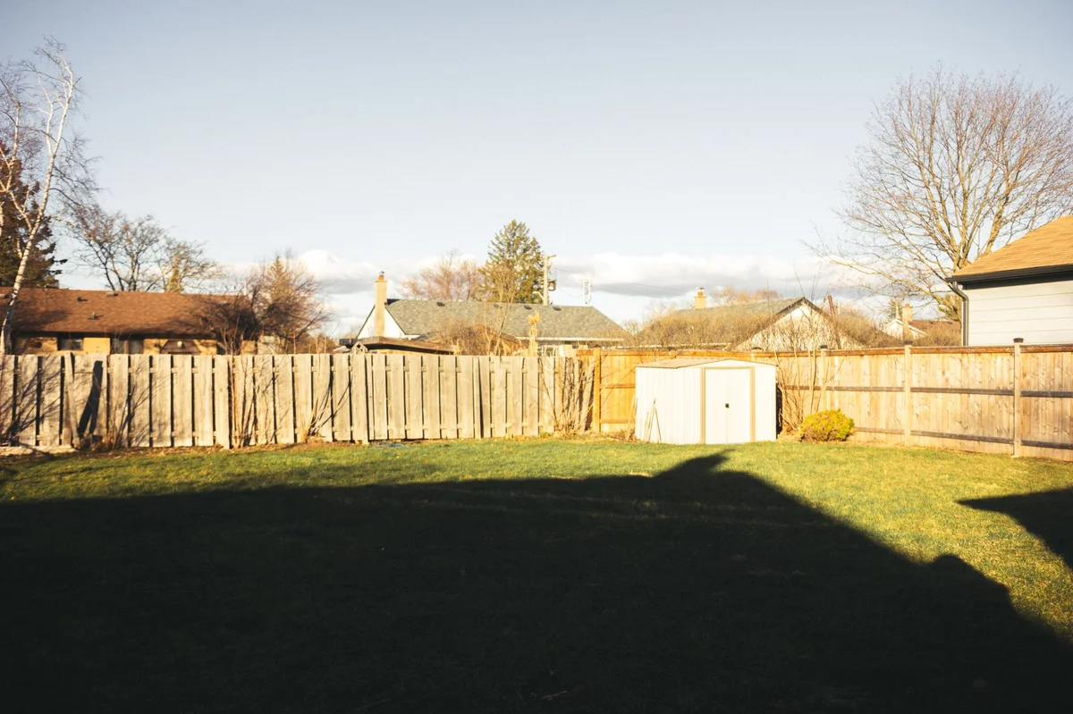 Fence Repair Cost in Winnipeg — No-BS Yardwork