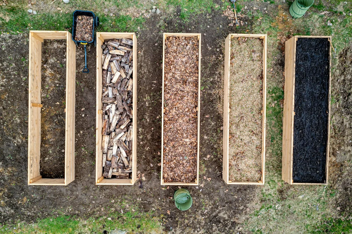 Mulch vs Rock: Which Does Your Winnipeg Yard Need? — No-BS Yardwork Winnipeg